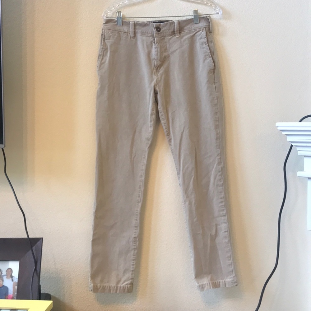 American Eagle Men’s khaki pants Size 29x30